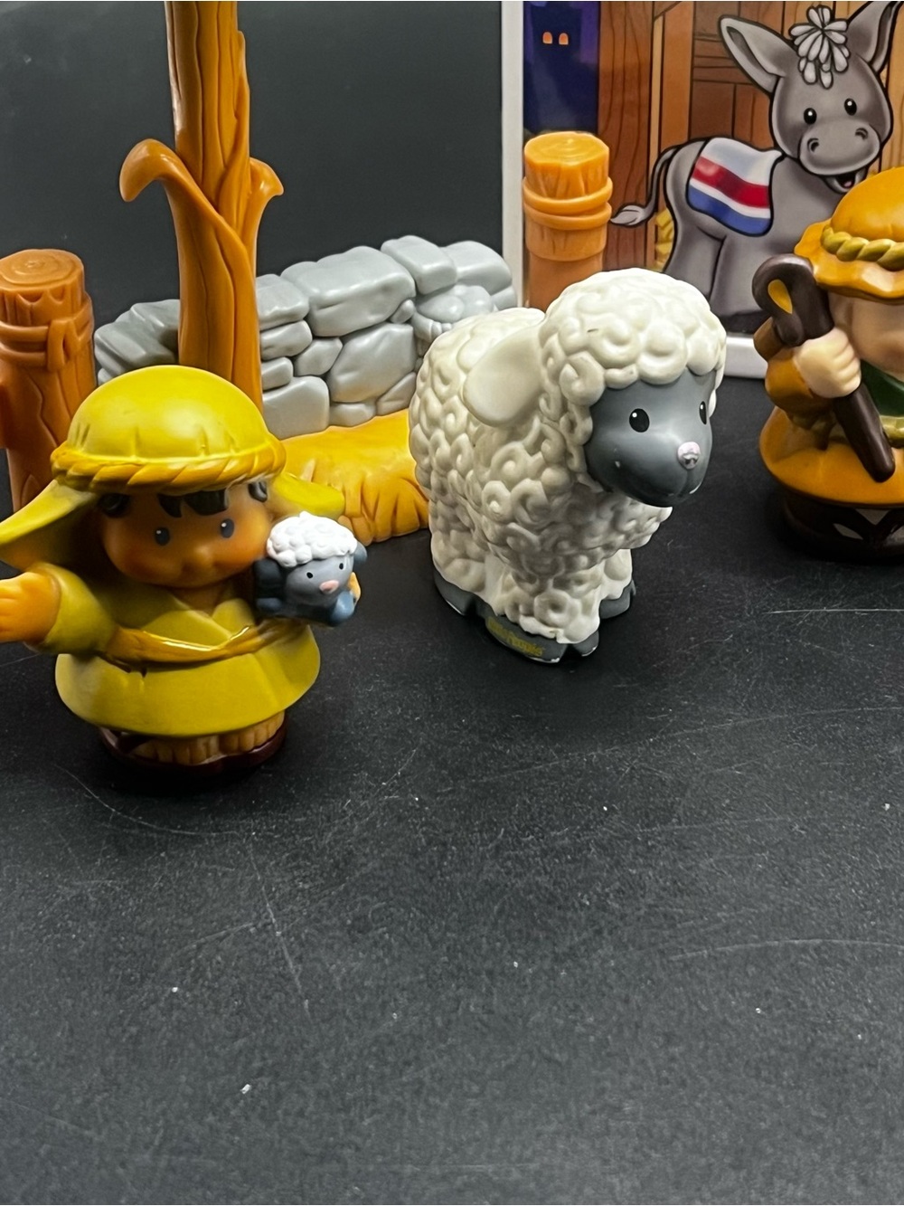 Fisher-Price Little People On-the-Go Nativity Set Storage Case Lunch Box Style - Picture 4 of 12